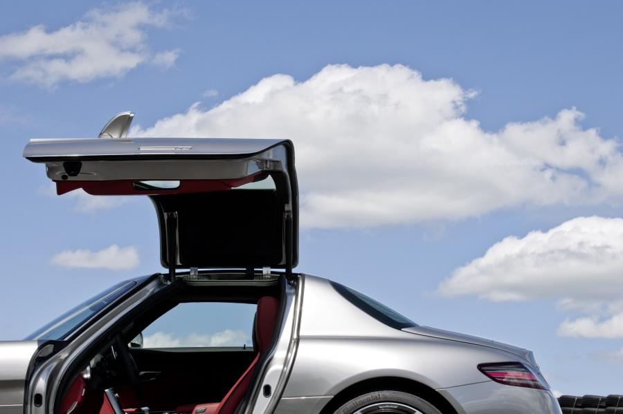  Mercedes-Benz SLS AMG 2010 года  (фото 224 из 526)